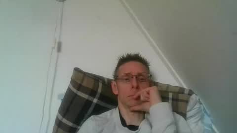 rororober online show from March 8, 10:44 am