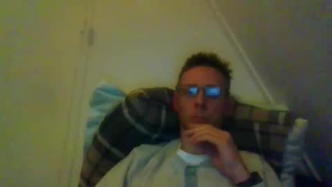 rororober online show from March 9, 6:37 pm