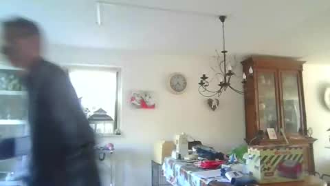 rororober online show from April 6, 2:32 pm