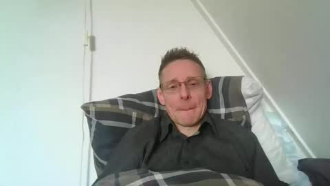 rororober online show from April 9, 9:17 am