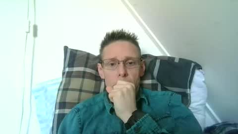 rororober online show from April 19, 9:30 am