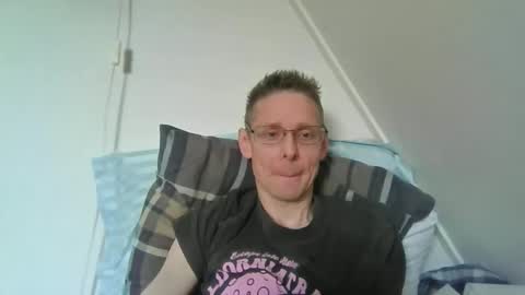 rororober online show from April 19, 10:36 am