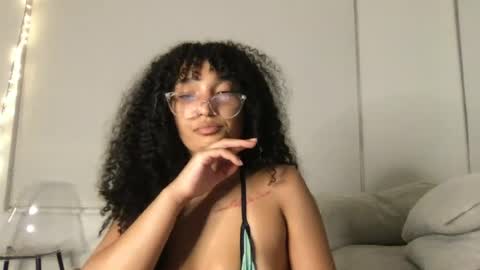 Rosalina online show from July 8, 7:45 am