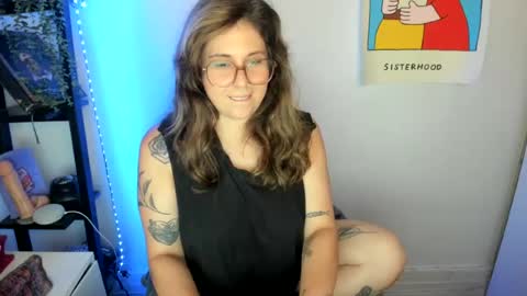 rose257044 online show from July 11, 8:15 pm
