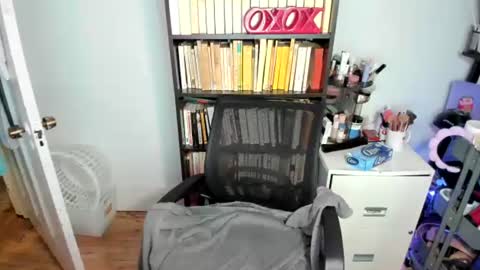 rose257044 online show from August 8, 9:26 pm