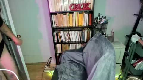 rose257044 online show from August 16, 1:42 am
