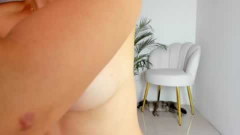 rose__cutee online show from August 12, 5:48 pm