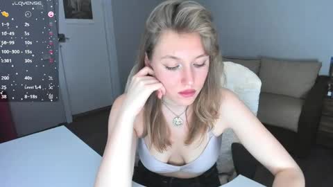 Rose but u can call me princess online show from May 19, 9:15 pm