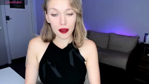 Rose but u can call me princess online show from August 12, 7:49 pm