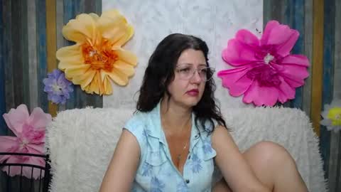 RoseHille online show from August 7, 2:33 am