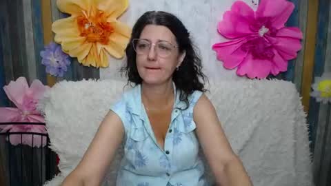 RoseHille online show from August 7, 3:39 am