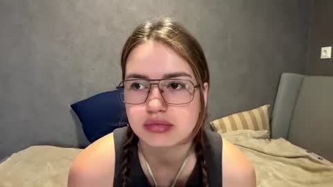 roselleshortey online show from July 23, 3:36 pm