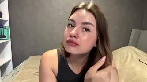 roselleshortey online show from July 30, 4:47 pm