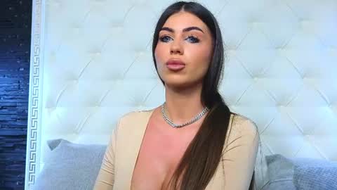 Gabriela online show from August 15, 8:40 am