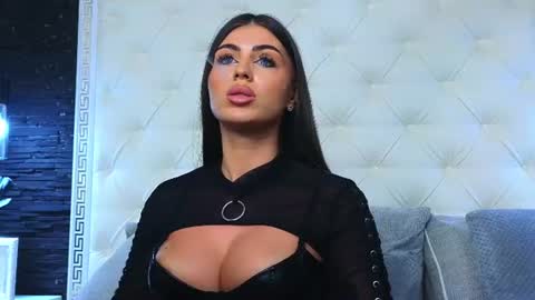 Gabriela online show from August 15, 5:50 pm