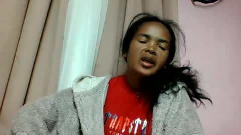 rosia685234 online show from August 2, 7:48 am