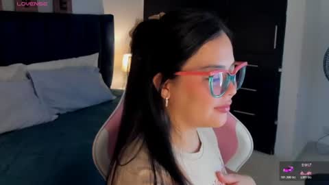 rossie__ online show from August 1, 1:17 pm
