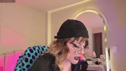 rossiie_hunt_ online show from July 16, 4:41 pm