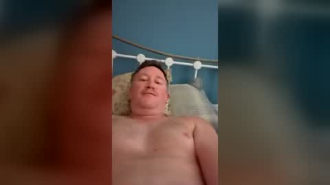rossmillward77 online show from July 22, 3:14 pm