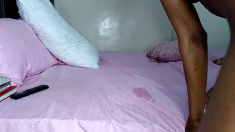 roundbootie online show from July 1, 3:35 pm