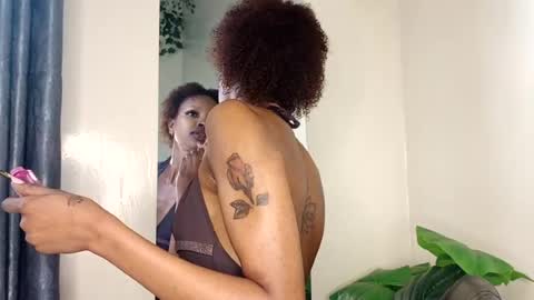 roundbootie online show from August 11, 8:38 am