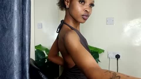 roundbootie online show from August 13, 5:49 pm