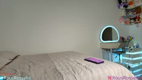 rousrossell_4 online show from July 29, 4:58 pm