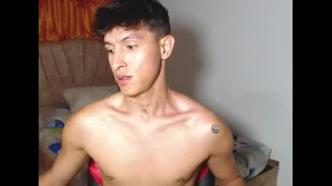 rowanboy23 online show from August 6, 4:33 am