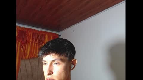 rowanboy23 online show from August 7, 4:01 am