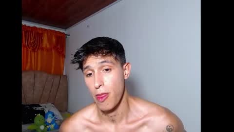 rowanboy23 online show from August 10, 10:44 pm