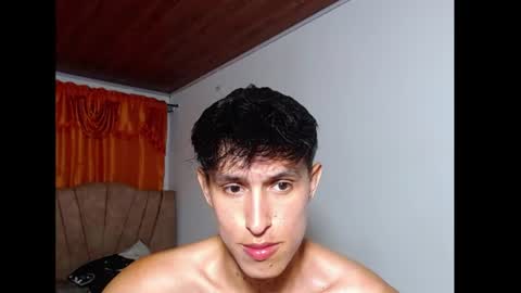 rowanboy23 online show from August 16, 12:47 am