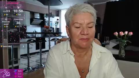 Roxana online show from August 6, 3:55 pm