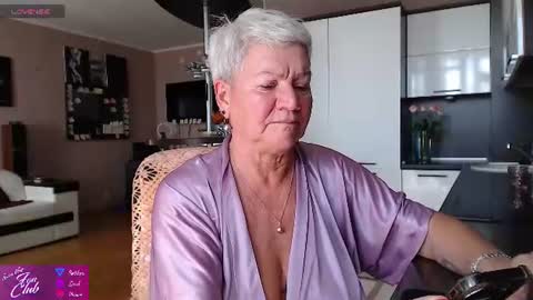 Roxana online show from August 8, 9:31 am