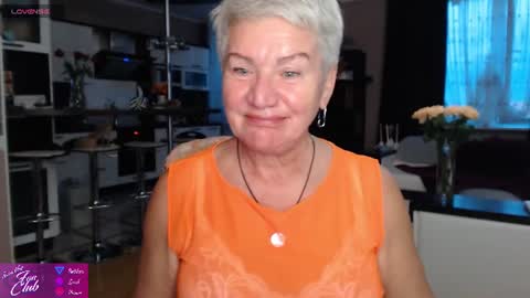 Roxana online show from August 13, 6:00 pm