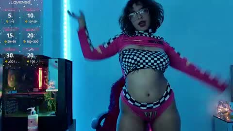 Roxane  online show from June 24, 10:23 pm