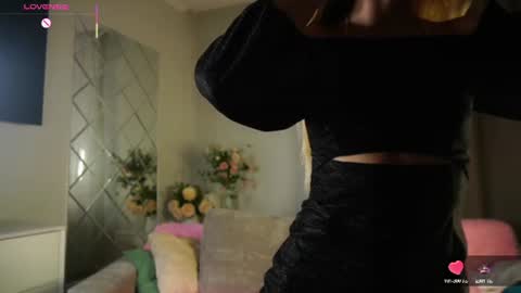 Anna Lokiss online show from August 11, 2:52 pm