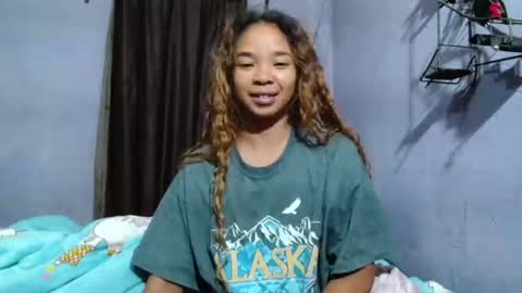 roxanne_98 online show from July 9, 2:16 am