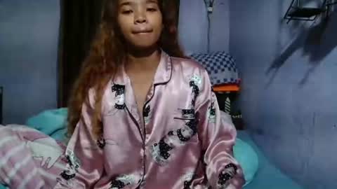 roxanne_98 online show from July 11, 4:07 am