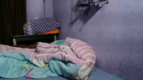 roxanne_98 online show from July 21, 1:31 am