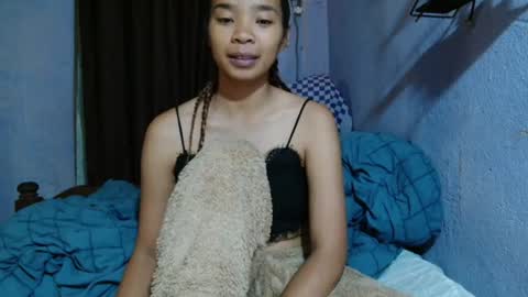 roxanne_98 online show from August 5, 6:11 am