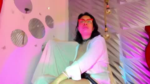 roxanne_han online show from August 6, 6:40 pm