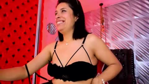 roxanne_han online show from August 9, 5:36 pm