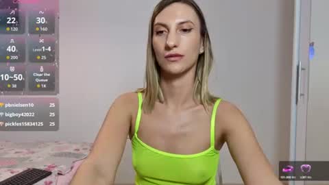 roxannequin online show from August 3, 4:25 pm