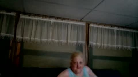 Roxi online show from March 10, 6:43 am