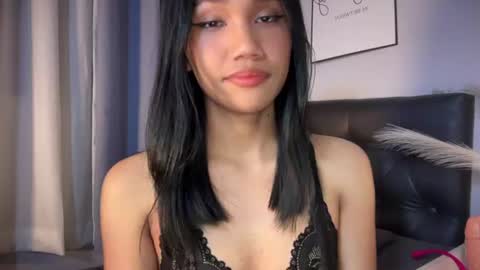 roxiethogersen online show from August 10, 7:37 pm