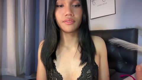 roxiethogersen online show from August 10, 8:43 pm