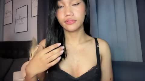roxiethogersen online show from August 13, 6:22 pm