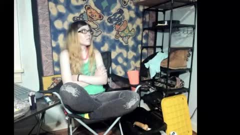 roxihazeleyes online show from August 5, 9:29 am
