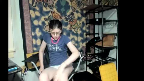 roxihazeleyes online show from August 6, 4:44 am