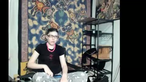 roxihazeleyes online show from August 11, 12:45 am